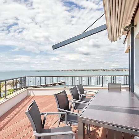 3bd Paradise With A Stunning View With Parking By Flat Mаnаger